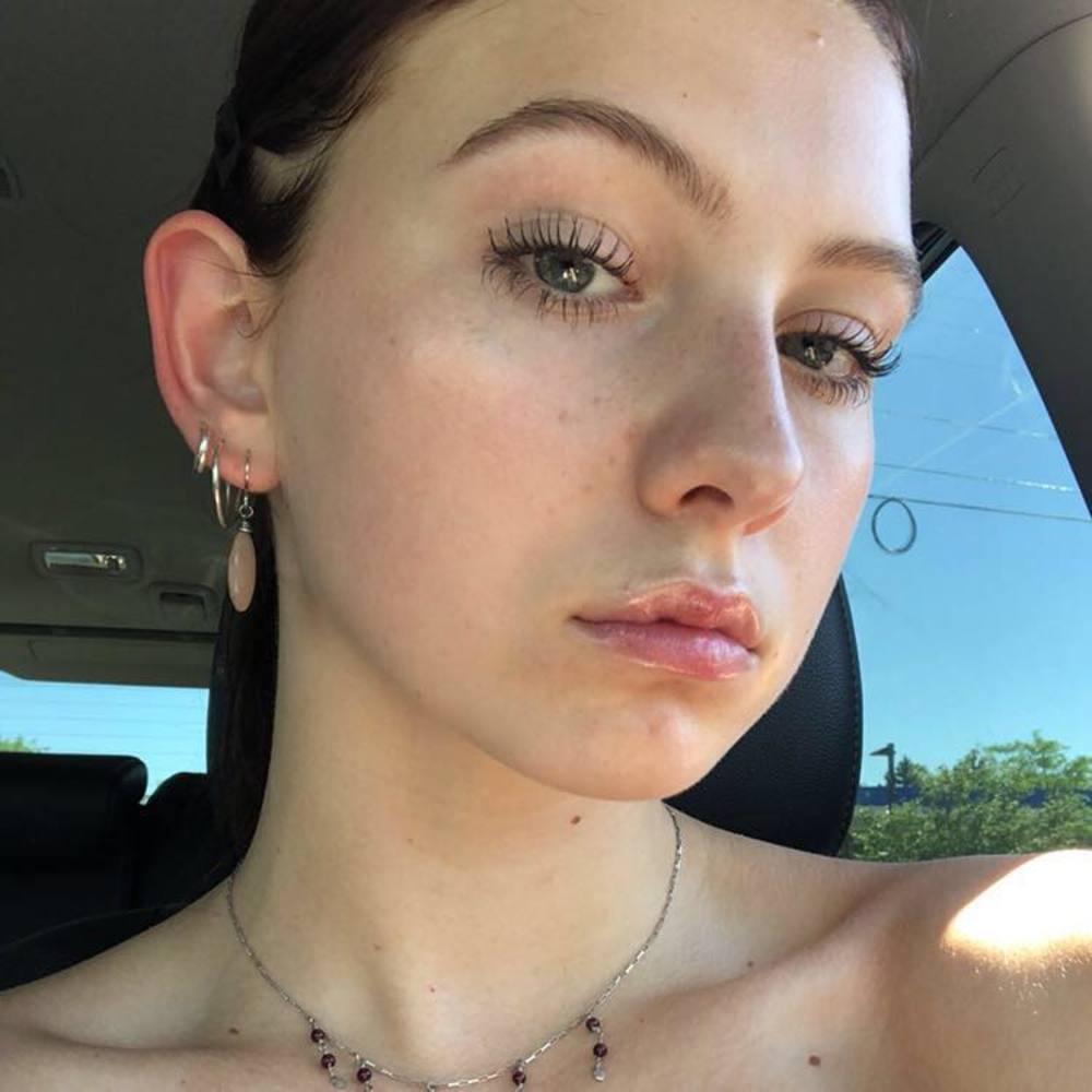 Meet your Posher, Violet